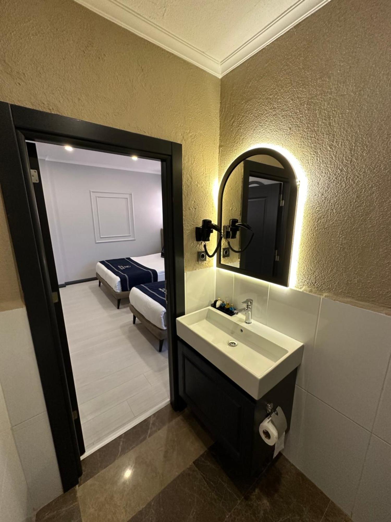 Park Hotel & Private Transportation Istanbul Airport-By Loft Arnavutkoy Eksteriør billede